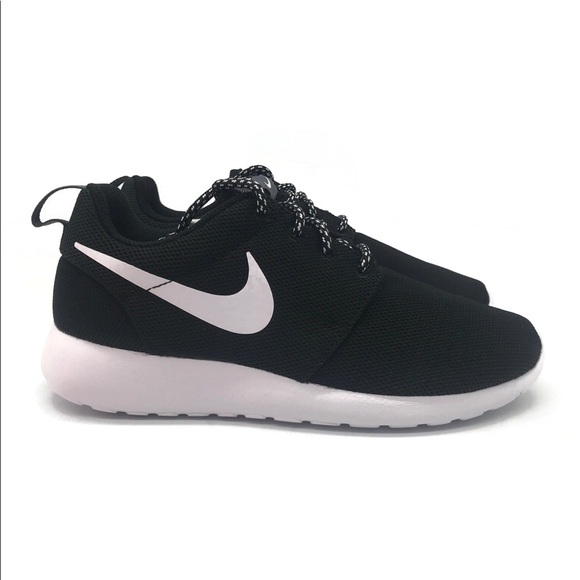 womens nike roshe one black and white